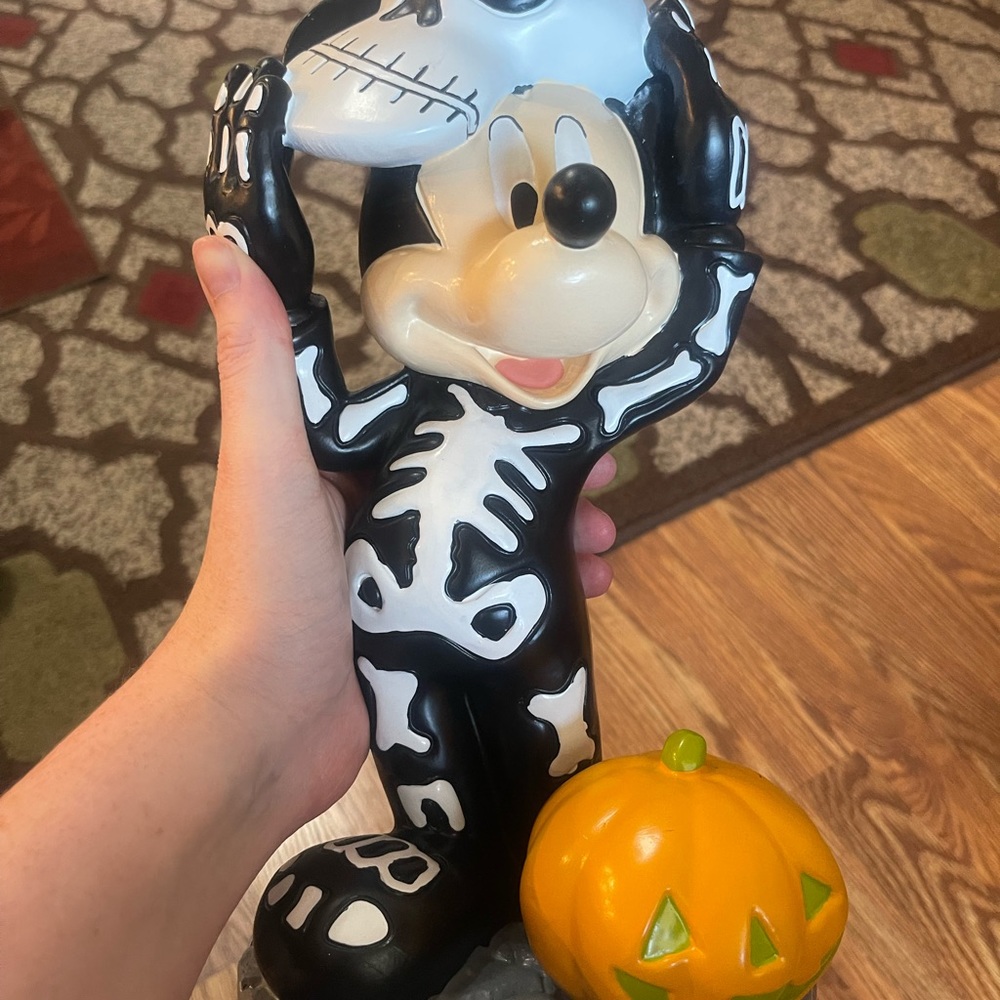 Nwt Disney Halloween Mickey Mouse Skeleton Costume with Pumpkin Statue Figure
